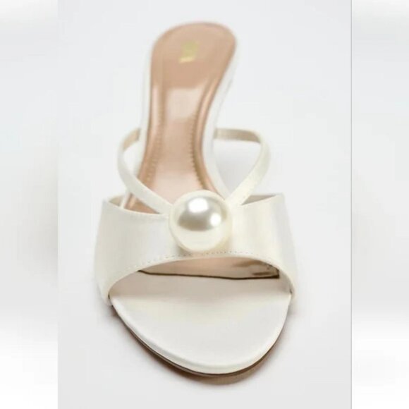 ZARA FAUX PEARL HEELED SANDALS - Picture 3 of 5